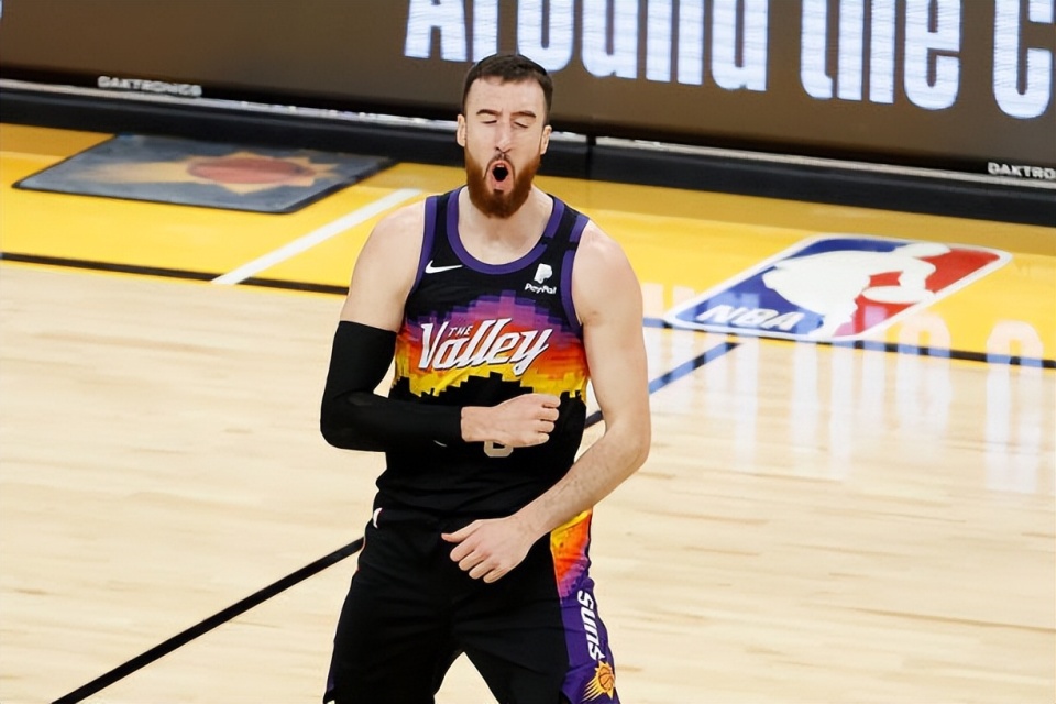 九游登录中心-关于太狠了！广州队赛前复出首秀菲尼克斯太阳围绕欧联止住颓势，山东泰山围绕英超更衣室发声的信息