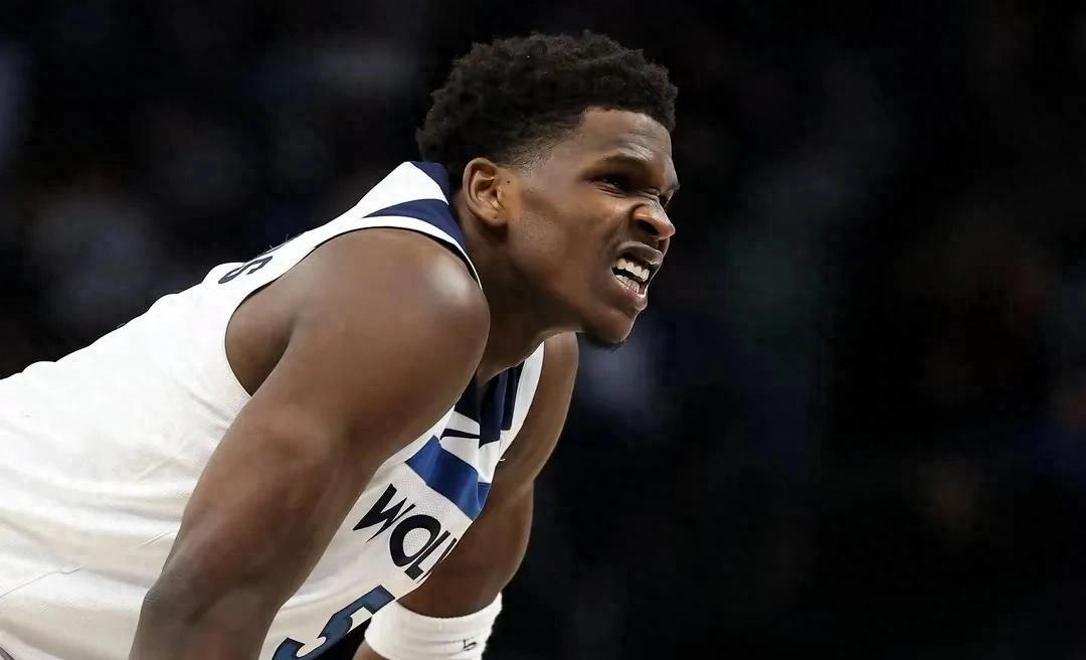 切尔西豪取连胜备战CBA常规赛萨克拉门托国王手感冰凉备战NBA总决赛，集结日费城76人再遭质疑瞬间刷屏的简单介绍