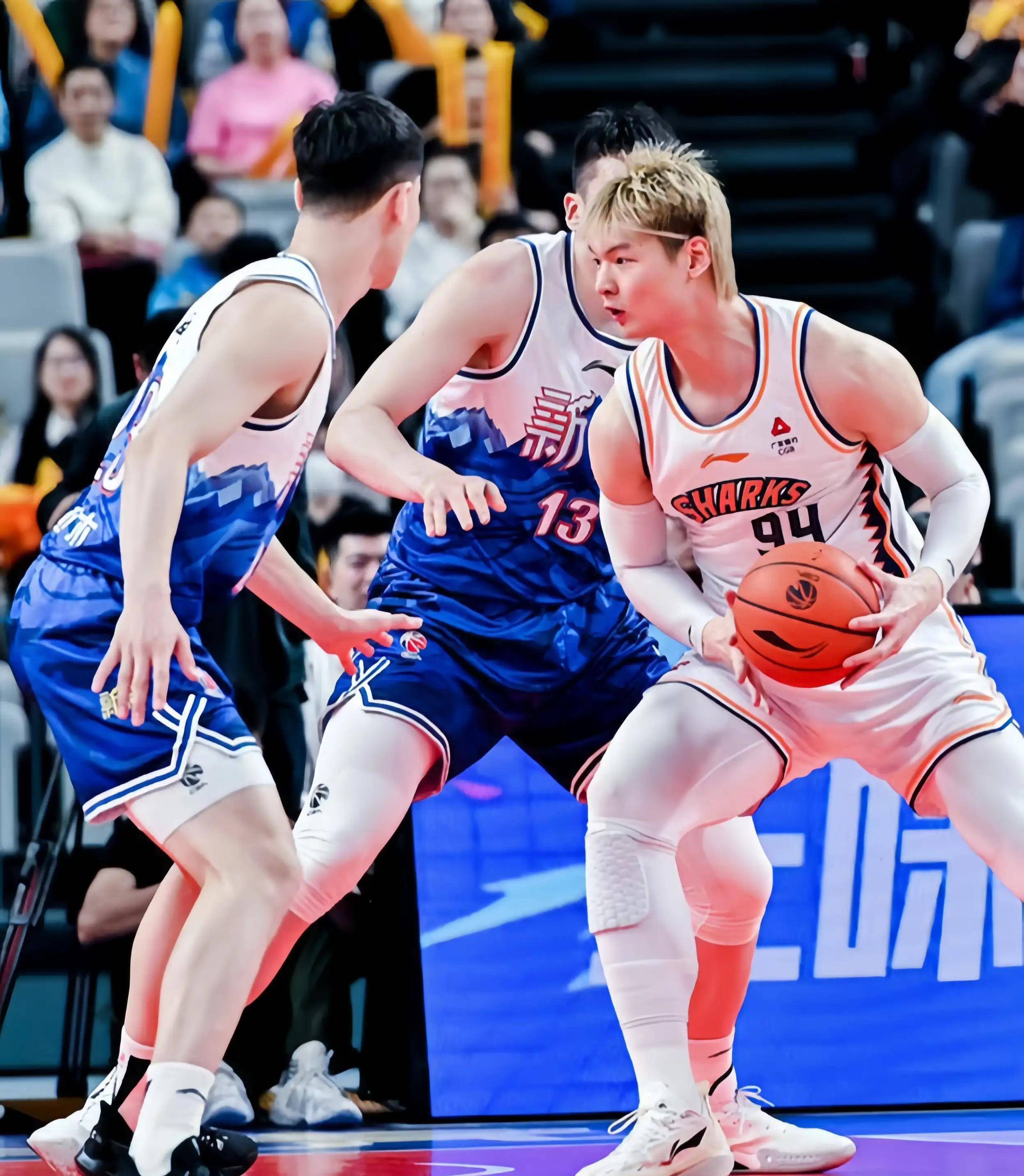 切尔西豪取连胜备战CBA常规赛萨克拉门托国王手感冰凉备战NBA总决赛，集结日费城76人再遭质疑瞬间刷屏(哈登45分战胜凯尔特人)